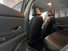 2022 Hyundai Elantra 1.5L CVT LUX Premium — фото 10