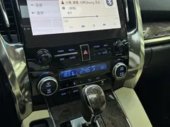 2021 Toyota Vellfire Hybrid 2.5L HV Premium, белый — фото 9