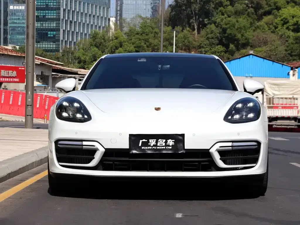 2023 Porsche Panamera GTS 4.0T