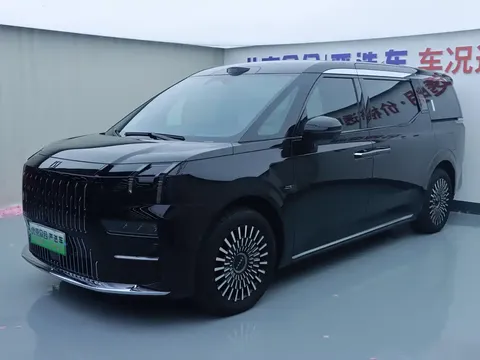 2024 Zeekr 009 7-seat 4WD 108kWh