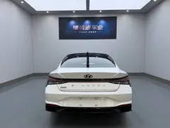 2022 Hyundai Elantra 1.5L CVT LUX Premium, белый — фото 5
