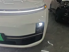 2025 Li Auto L9 Ultra, белый — фото 24