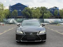 2020 Lexus LS 500h VI, чёрный — фото 2