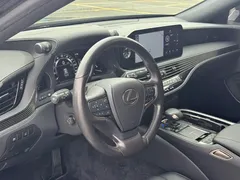 2020 Lexus LS 500h VI, чёрный — фото 10