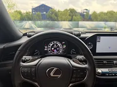 2020 Lexus LS 500h VI, чёрный — фото 12
