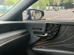 2020 Lexus LS 500h VI, чёрный — фото 16