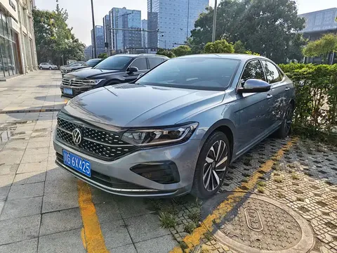 2022 Volkswagen Passat 330TSI Elite