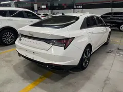 2022 Hyundai Elantra 1.5L CVT LUX Premium, белый — фото 7