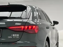 2022 Audi A3 Sportback 35 TFSI, зелёный — фото 9