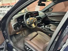 2022 BMW 5 Series 5 530Li M, чёрный — фото 4