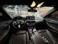 2022 BMW 5 Series 5 530Li M, чёрный — фото 7