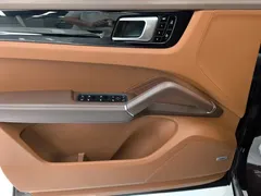 2021 Porsche Cayenne E-Hybrid 2.0T PHEV — фото 22