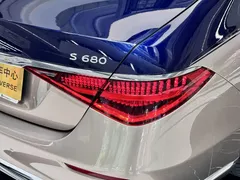 2023 Mercedes-Benz Maybach S-Class S 680 4MATIC Two-Tone, синий — фото 29