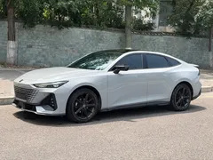 2023 Changan UNI-V 1.5T — фото 1