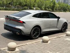 2023 Changan UNI-V 1.5T — фото 4