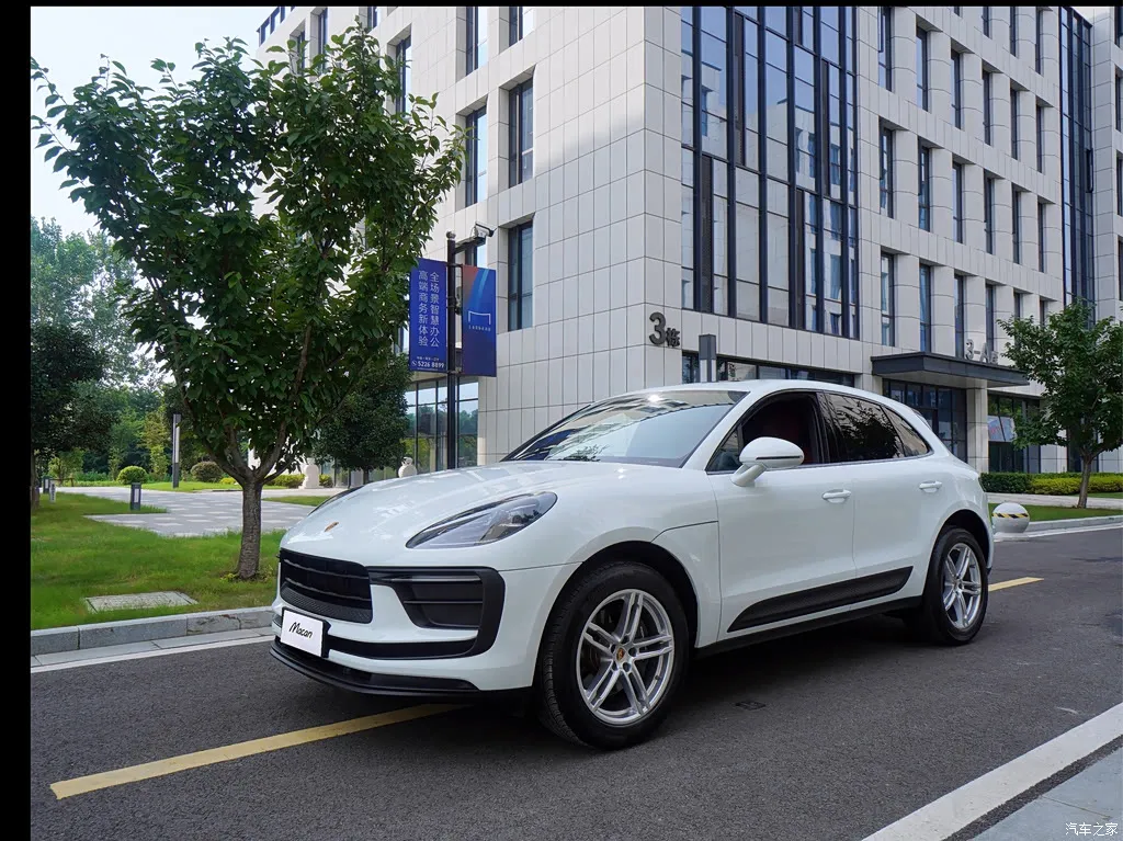 2023 Porsche Macan Macan 2.0T