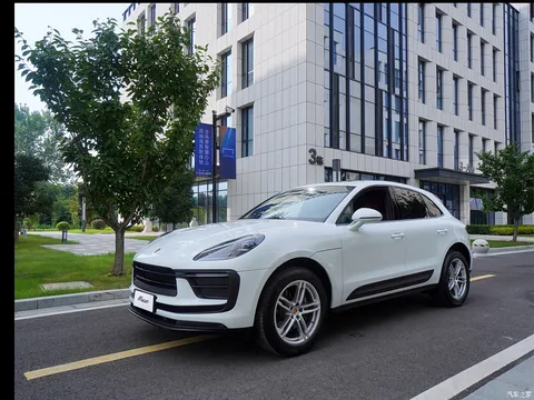 2023 Porsche Macan Macan 2.0T