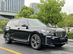 2022 BMW X7 xDrive40i M, чёрный — фото 3