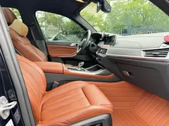 2022 BMW X7 xDrive40i M, чёрный — фото 13