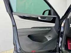 2021 Volkswagen Touron 330TSI 2WD Luxury, чёрный — фото 4