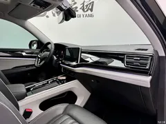 2021 Volkswagen Touron 330TSI 2WD Luxury, чёрный — фото 12