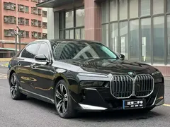 2023 BMW 7 Series 740Li Leading Luxury Package, чёрный — фото 1