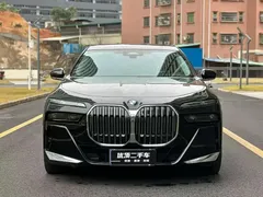 2023 BMW 7 Series 740Li Leading Luxury Package, чёрный — фото 2