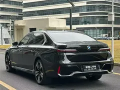 2023 BMW 7 Series 740Li Leading Luxury Package, чёрный — фото 7