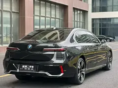 2023 BMW 7 Series 740Li Leading Luxury Package, чёрный — фото 9