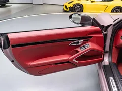 2022 Porsche 718 Boxster T 2.0T — фото 16