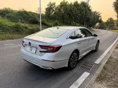 2022 Honda Accord Hybrid 2.0L, белый — фото 14