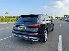 2021 Audi Q7 55 TFSI quattro S line, чёрный — фото 7
