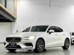 2022 Volvo S60 B4 Zhiyuan Luxury, белый — фото 1