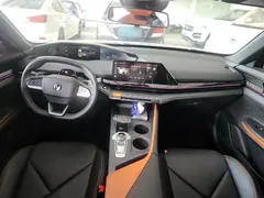 2022 Changan UNI-V 1.5T Premium — фото 10