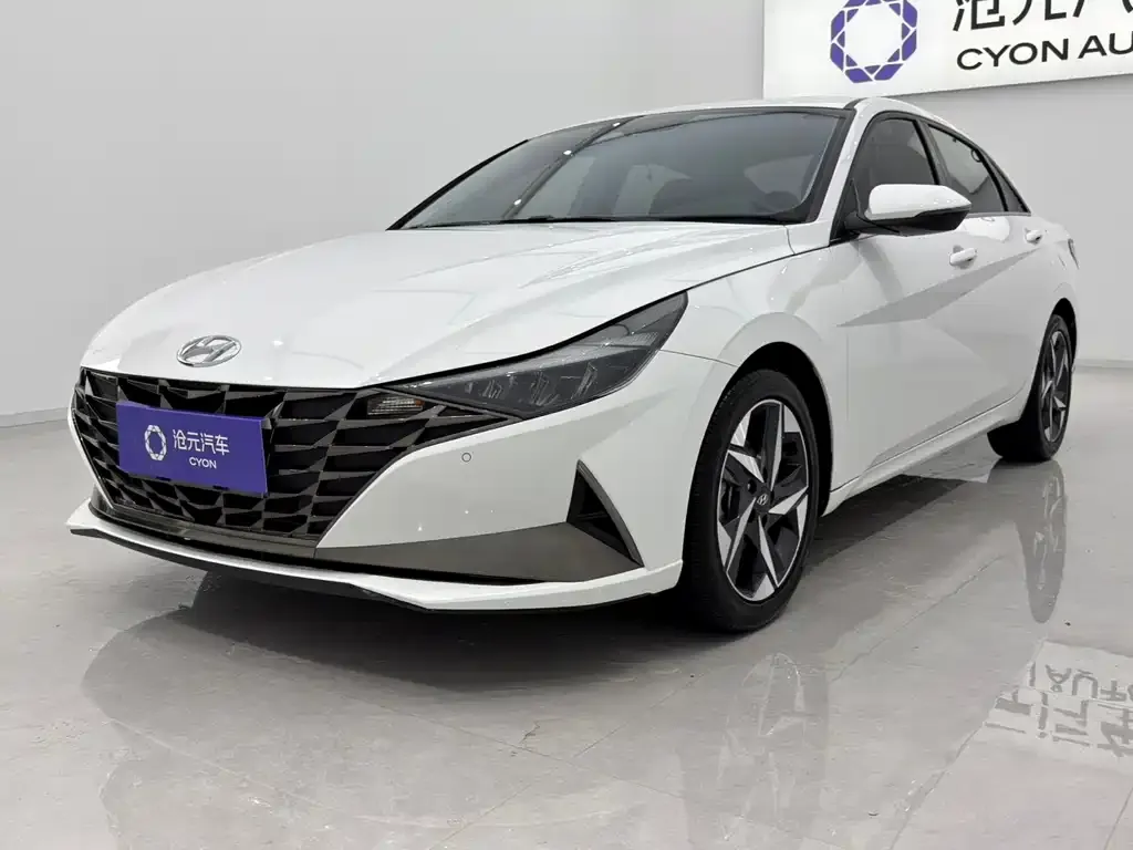 2022 Hyundai Elantra 1.5L CVT LUX Premium
