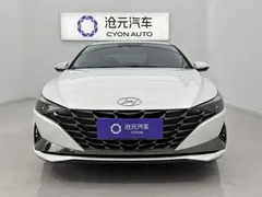 2022 Hyundai Elantra 1.5L CVT LUX Premium, белый — фото 2