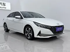 2022 Hyundai Elantra 1.5L CVT LUX Premium, белый — фото 3