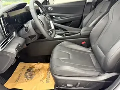 2022 Hyundai Elantra 1.5L CVT LUX Premium, белый — фото 7