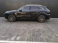 2022 Porsche Cayenne 3.0T Platinum, чёрный — фото 3