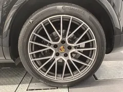 2022 Porsche Cayenne 3.0T Platinum, чёрный — фото 15