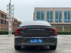 2023 Volvo S90 — фото 8