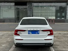 2022 Volvo S60 B4 Luxury, белый — фото 8