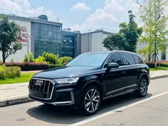 2022 Audi Q7 55 TFSI quattro S line, чёрный — фото 1