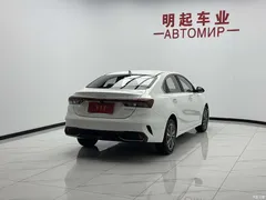 2023 Kia K3 1.5L CVT Luxury, белый — фото 9