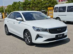 2022 Geely Emgrand 1.5L CVT, белый — фото 3