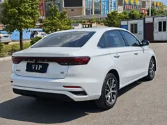2022 Geely Emgrand 1.5L CVT, белый — фото 7