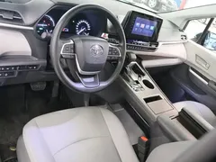 2023 Toyota Granvia 2.5L Hybrid Comfort, чёрный — фото 13