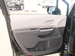 2023 Toyota Granvia 2.5L Hybrid Comfort, чёрный — фото 15