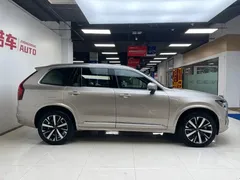 2025 Volvo XC90 B6 — фото 3