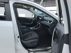 2023 Toyota RAV4 2.0L CVT 2WD Plus, белый — фото 8